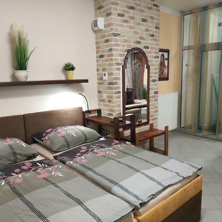Apartman Holandska 120 Beroun Beroun  Ngoại thất bức ảnh