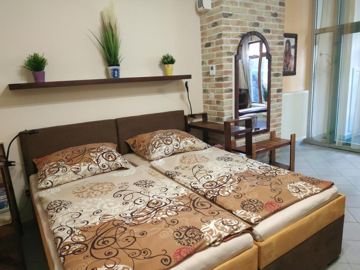 Apartman Holandska 120 Beroun Beroun  Ngoại thất bức ảnh